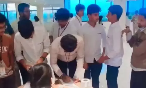 കേരളത്തിലേക്കുള്ള കോളജ് ബസുകളിൽ പൊലീസിന്‍റെ മിന്നൽ പരിശോധന, ഒന്നും കണ്ടെത്താനായില്ല