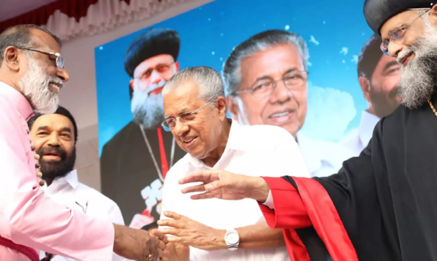 വർഗീയ ശക്തികൾക്കെതിരെ പ്രതിരോധനിര ഉയരണം -മുഖ്യമന്ത്രി