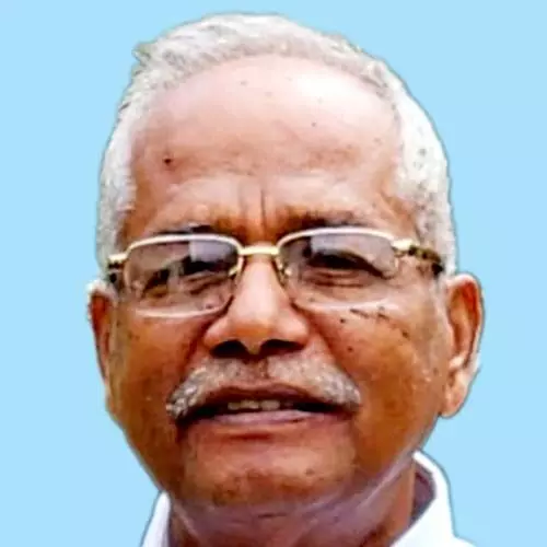 ച​ന്ദ്ര​ൻ