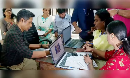 പട്ടികയിൽ പേരില്ല, മുഖ്യതെ​രഞ്ഞെടുപ്പ്​ ഓഫിസർക്കും ഹിയറിങ്