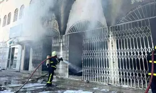 സി​വി​ൽ ഡി​ഫ​ൻ​സ് ആ​ൻ​ഡ് ആം​ബു​ല​ൻ​സ് അ​തോ​റി​റ്റി തീ ​ നി​യ​ന്ത്ര​ണ വി​ധേ​യ​മാ​ക്കി