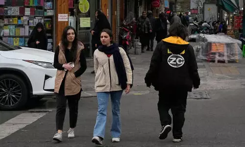 ഒരാഴ്ചത്തെ അടച്ചിടലിനുശേഷം   ഇറാനിലെ സ്കൂളുകൾ തുറക്കുന്നു