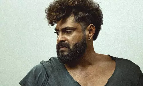 ആക്ഷൻ ഹീറോ പെപ്പെ; ദൃശ്യവിസ്മയം തീർത്ത് കാട്ടാളൻ ടീസർ