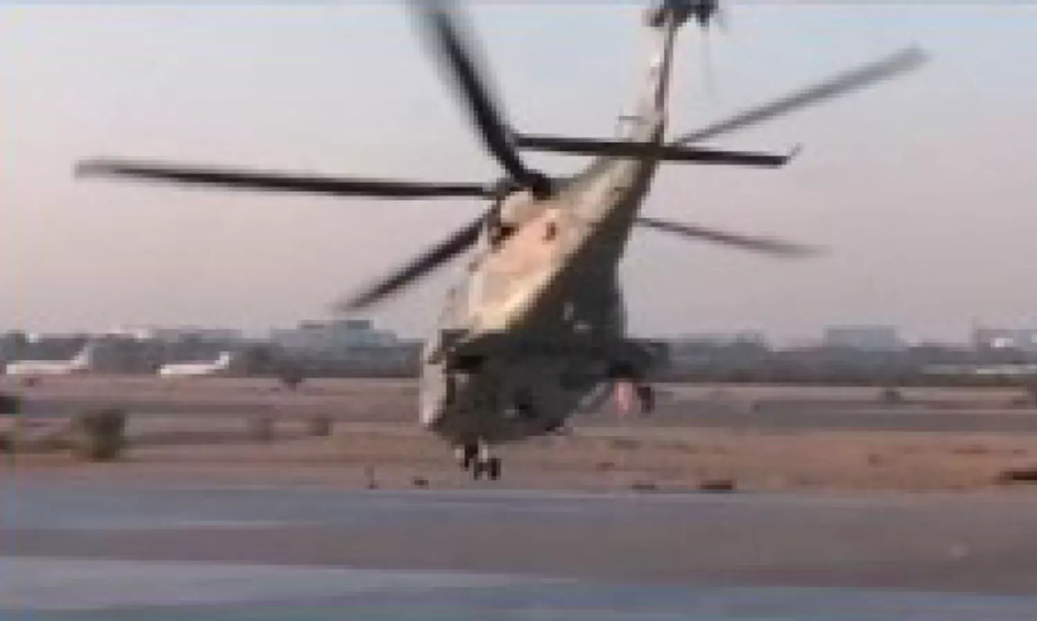 ജബൽ ശംസിൽ കുടുങ്ങിയയാളെ ഹെലികോപ്ടറിൽ രക്ഷപ്പെടുത്തി