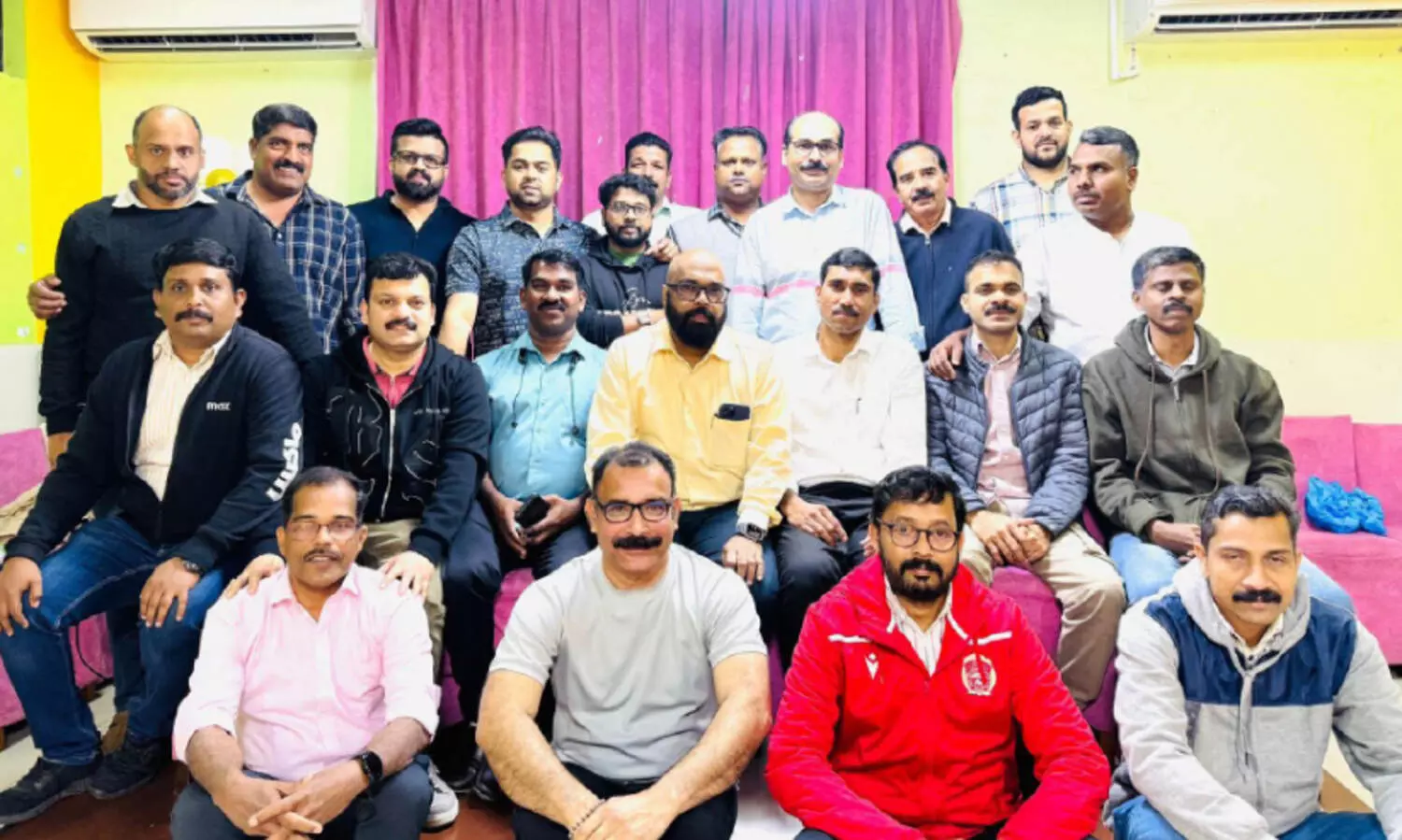 ബ​ഹ്‌​റൈ​ൻ അ​രൂ​ർ കൂ​ട്ടാ​യ്മ അ​ഡ്വ. മ​നോ​ജ് അ​രൂ​രി​ന് സ്വീ​ക​ര​ണം ന​ൽ​കി