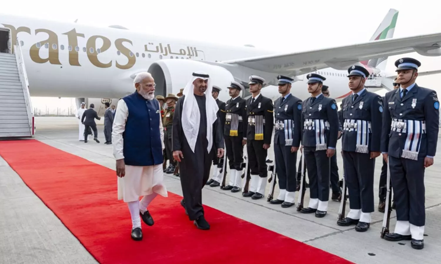 യു.എ.ഇ പ്രസിഡന്‍റ് ഇന്ത്യയിൽ; വിമാനത്താവളത്തിൽ  നേരിട്ടെത്തി സ്വീകരിച്ച് പ്രധാനമന്ത്രി മോദി