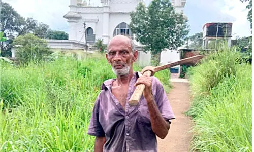ആയിരങ്ങൾക്ക് അന്ത്യവിശ്രമമൊരുക്കിയ കാസിമിന്​ തല ചായ്ക്കാൻ ഇടമില്ല