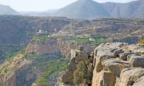 ജബൽ അഖ്ദറിൽ സന്ദർശകരുടെ എണ്ണത്തിൽ വർധന ജബൽ അഖ്ദറിൽ സന്ദർശകരുടെ എണ്ണത്തിൽ വർധന