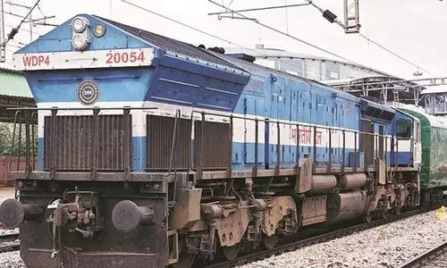 ഡീസൽ എഞ്ചിനുകൾക്ക് ഗുഡ്ബൈ; റെയിൽവേ ഇനി ഫുൾ ഇലക്ട്രിക്