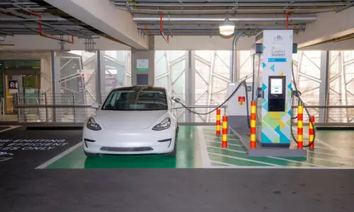 ഹ​മ​ദ് വി​മാ​ന​ത്താ​വ​ള​ത്തി​ൽ ഇ.​വി ചാ​ർ​ജി​ങ് സ്റ്റേ​ഷ​ൻ പ്ര​വ​ർ​ത്ത​ന​മാ​രം​ഭി​ച്ചു