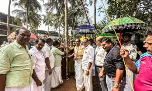 പ​ഴ​മ​യു​ടെ പ്രൗ​ഢി​യി​ൽ മാ​മാ​ങ്ക ഉത്സവത്തിന് തുടക്കം