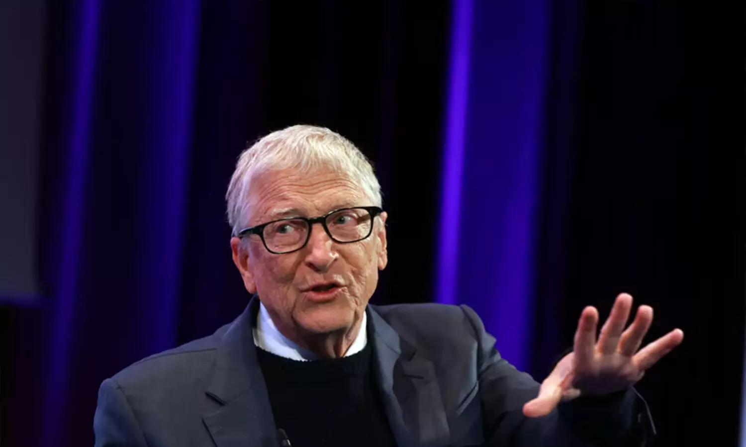 ​നാലോ അഞ്ചോ വർഷം, ​വൈറ്റ് കോളർ  ജോലികളുടെ  കഥ കഴിയുമെന്ന് ബിൽ ഗേറ്റ്സ്