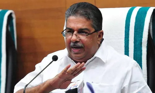 സജി ചെറിയാന്റെ വിവാദ പരാമർശം; സഭയിലും പുറത്തും പോർമുഖം തുറക്കാൻ പ്രതിപക്ഷം