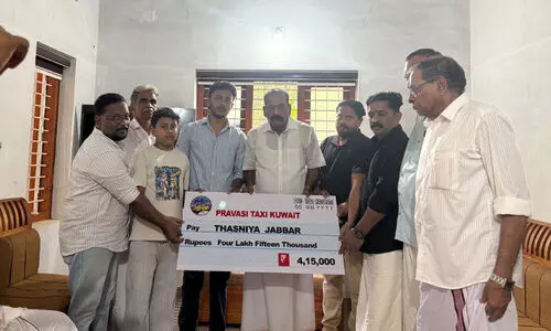 സ​ഹ​പ്ര​വ​ർ​ത്ത​ക​ന്റെ കു​ടും​ബ​ത്തി​ന് പ്ര​വാ​സി ടാ​ക്സി കു​വൈ​ത്ത് കൈ​ത്താ​ങ്ങ്
