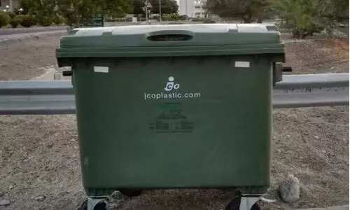 പൊ​തു​സ്ഥ​ല​ങ്ങ​ളി​ൽ മാ​ലി​ന്യം ത​ള്ളു​ന്ന​തി​നെ​തി​രെ മു​നി​സി​പ്പാ​ലി​റ്റി കാ​മ്പ​യി​ൻ