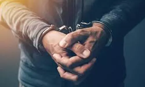 ബ​ർ​ക​യി​ൽ ല​ഹ​രി​ മ​രു​ന്നു​മാ​യി ഒ​രാ​ൾ പി​ടി​യി​ൽ