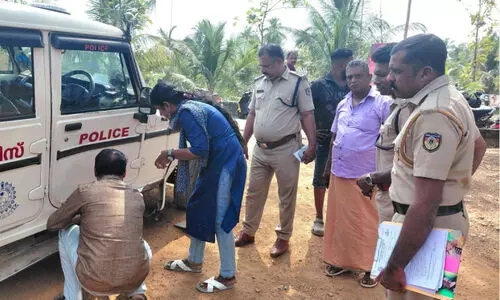 ക്ഷേത്രവളപ്പിൽ അക്രമിയുടെ അഴിഞ്ഞാട്ടം; പൊലീസ് ജീപ്പ് ഉൾപ്പെടെ തകർത്തു