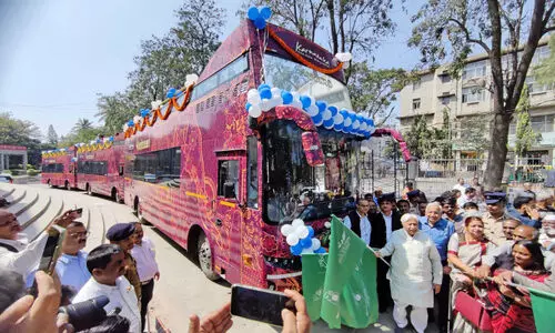 അംബാരി ഹോപ് ഓണ്‍ ഹോപ് ഓഫ് ഡബ്ള്‍ ഡെക്കര്‍ ബസ് സര്‍വിസ് ആരംഭിച്ചു