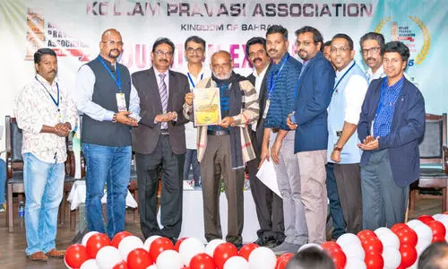 ‘എ​ഴു​ത്താ​ണി’​ ആ​ദ്യ​ല​ക്കം പ്ര​കാ​ശ​നം ചെ​യ്തു