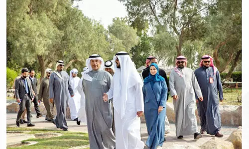 എ​ണ്ണ-​പ​രി​സ്ഥി​തി മ​ന്ത്രി​യും യു.​എ.​ഇ സ്ഥാ​ന​പ​തി​യും കൂ​ടി​ക്കാ​ഴ്ച ന​ട​ത്തി