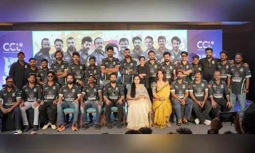 സെലിബ്രിറ്റി ക്രിക്കറ്റ് ലീഗിന് വിജയ തുടക്കം; കൊച്ചിയിൽ മാധ്യമങ്ങളെ അഭിസംബോധന ചെയ്ത് കേരള സ്ട്രൈക്കേഴ്സ്