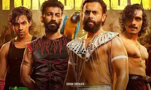 പവർ പാക്ക്ഡ് പോസിറ്റീവ് ഓപ്പണിങ്ങുമായി റൗഡികൾ റിങ്ങിലേക്ക്; തിയറ്റർ കളറാക്കി ചത്താ പച്ച