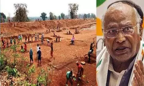 തൊഴിലുറപ്പ് പദ്ധതി പുനഃസ്ഥാപിക്കുംവരെ പോരാടും -കോൺഗ്രസ്