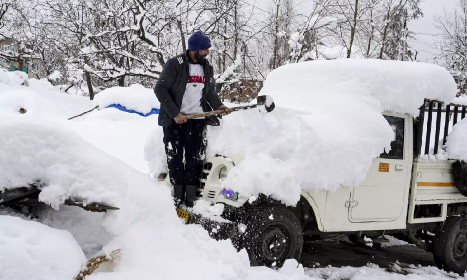 മഞ്ഞുവീഴ്ച: കശ്മീരിൽ വ്യോമ ഗതാഗതം നിർത്തിവെച്ചു