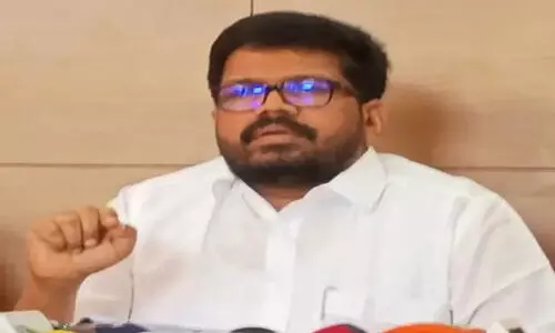 ഗണഗീതം ആർ.എസ്.എസ് ഓഫിസിൽ പാടിയാൽ മതി; ക്ഷേത്രത്തിൽ പാടിയാൽ പ്രതികരിക്കുമെന്ന് സി.പി.എം കണ്ണൂർ ജില്ല സെക്രട്ടറി ഗണഗീതം ആർ.എസ്.എസ് ഓഫിസിൽ പാടിയാൽ മതി; ക്ഷേത്രത്തിൽ പാടിയാൽ പ്രതികരിക്കുമെന്ന് സി.പി.എം കണ്ണൂർ ജില്ല സെക്രട്ടറി