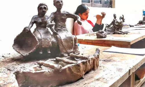 സി സോൺ കലോത്സവം: യൂനിവേഴ്സിറ്റി കാമ്പസ് മുന്നിൽ സി സോൺ കലോത്സവം: യൂനിവേഴ്സിറ്റി കാമ്പസ് മുന്നിൽ