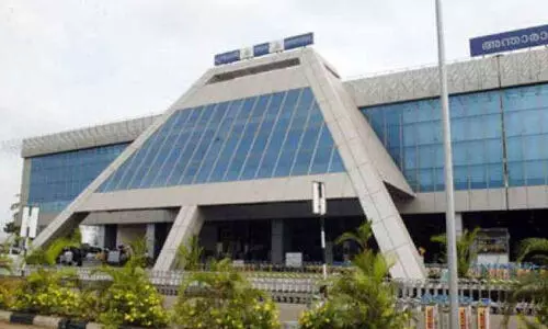 ബോണസ് നല്കുമെന്ന തീരുമാനം അട്ടിമറിച്ചെന്നാരോപണം; കരിപ്പൂര് വിമാനത്താവളത്തിലെ ഇന്ഡോ തായ് കമ്പനി തൊഴിലാളികള് പണിമുടക്കിലേക്ക് ബോണസ് നല്കുമെന്ന തീരുമാനം അട്ടിമറിച്ചെന്നാരോപണം; കരിപ്പൂര് വിമാനത്താവളത്തിലെ ഇന്ഡോ തായ് കമ്പനി തൊഴിലാളികള് പണിമുടക്കിലേക്ക്