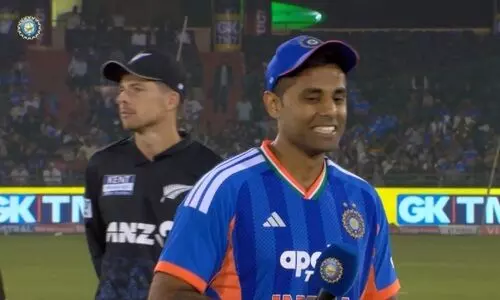 റായ്പുരിൽ ഇന്ത്യക്ക് ടോസ് ഭാഗ്യം, ആദ്യം പന്തെറിയും; ബുംറക്ക് വിശ്രമം, ഹർഷിതും കുൽദീപും ഇലവനിൽ റായ്പുരിൽ ഇന്ത്യക്ക് ടോസ് ഭാഗ്യം, ആദ്യം പന്തെറിയും; ബുംറക്ക് വിശ്രമം, ഹർഷിതും കുൽദീപും ഇലവനിൽ