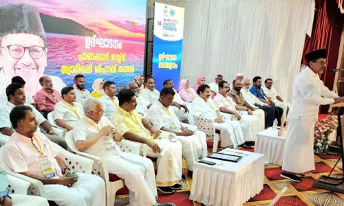 അധ്യാപകൻ ക്ലാസ് മുറിയുടെ കാവൽക്കാരനല്ല, വഴികാട്ടി –സാദിഖലി തങ്ങൾ