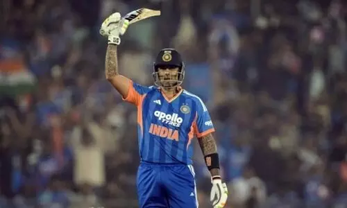 അടിക്ക് തിരിച്ചടി, ക്യാപ്റ്റൻ സൂര്യക്കും ഇഷാനും അർധ സെഞ്ച്വറി; റായ്പുരിൽ ഇന്ത്യക്ക് റെക്കോഡ് വിജയം അടിക്ക് തിരിച്ചടി, ക്യാപ്റ്റൻ സൂര്യക്കും ഇഷാനും അർധ സെഞ്ച്വറി; റായ്പുരിൽ ഇന്ത്യക്ക് റെക്കോഡ് വിജയം