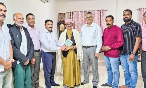 യാ​ഹു​മോ​ൻ ഹാ​ജി​ക്ക് യാ​ത്ര​യ​യ​പ്പ്‌