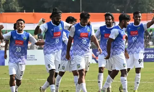 മലയാളി ഗോളിൽ കേരളത്തെ പൂട്ടി റെയിൽവേസ്; സന്തോഷ് ട്രോഫിയിൽ സമനിലക്കളി