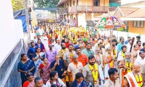തിരുവാഭരണ ഘോഷയാത്രക്ക് ഭക്തിനിർഭര വരവേൽപ്പ്
