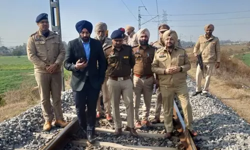 പഞ്ചാബിൽ റെയിൽവേ ട്രാക്ക് സ്ഫോടനത്തിൽ തകർന്നു; അട്ടിമറി ശ്രമമെന്ന് സംശയം