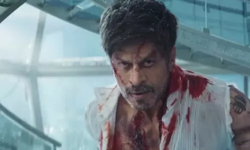 ഫയർ ലുക്കിൽ ഖാൻ; കിങ് റിലീസ് തിയതി പ്രഖ്യാപിച്ചു ഫയർ ലുക്കിൽ ഖാൻ; കിങ് റിലീസ് തിയതി പ്രഖ്യാപിച്ചു