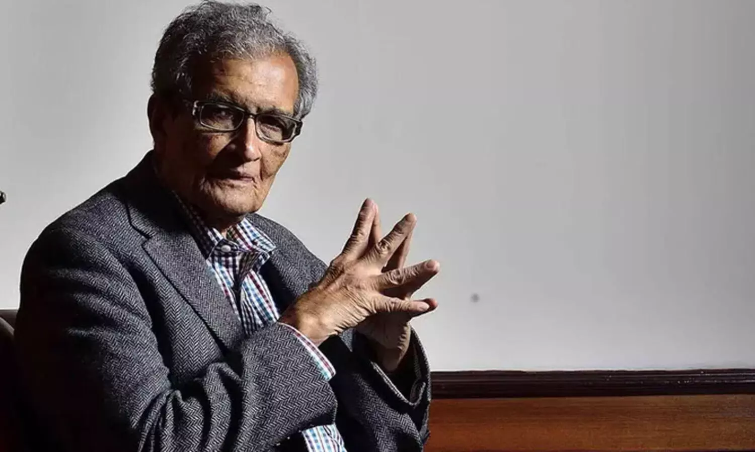 മുസ്‍ലിംകൾ പക്ഷപാതിത്വത്തിന് ഇരയായേക്കും; ബംഗാൾ   എസ്.​ഐ.ആർ ജനാധിപത്യത്തെ അപകടത്തിലാക്കുന്നുവെന്ന്   അമർത്യ സെൻ