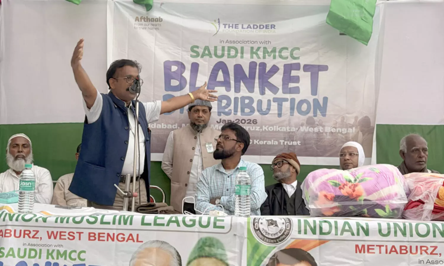 2500 കുടുംബങ്ങള്‍ക്ക് കമ്പിളിപ്പുതപ്പ്...; കൊടും ശൈത്യത്തിൽ ബംഗാളിന് സാന്ത്വനമായി സൗദി കെ.എം.സി.സിയും ലാഡര്‍ ഫൗണ്ടേഷനും