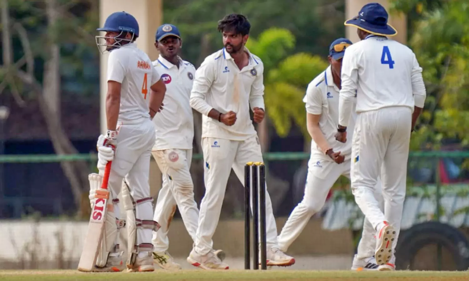 സി.കെ. നായിഡു ട്രോഫിയിൽ കേരളം ജയത്തിലേക്ക്; ജമ്മു-കശ്മീരിന് ഒരു വിക്കറ്റ് ശേഷിക്കെ 118 റൺസ് വേണം