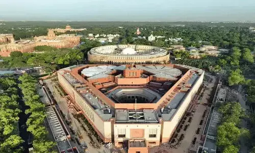 വന്ദേമാതരം പാടുമ്പോൾ എഴുന്നേൽക്കണോ? തീരുമാനം പരിഗണനയിൽ