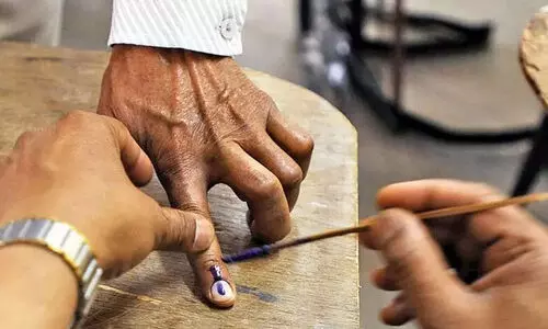 നിയമസഭ തെരഞ്ഞെടുപ്പ്; സർപ്രൈസ് കാത്ത് എൽ.ഡി.എഫ്,കനഗോലു റിപ്പോർട്ടിൽ കോൺഗ്രസ് നിയമസഭ തെരഞ്ഞെടുപ്പ്; സർപ്രൈസ് കാത്ത് എൽ.ഡി.എഫ്,കനഗോലു റിപ്പോർട്ടിൽ കോൺഗ്രസ്