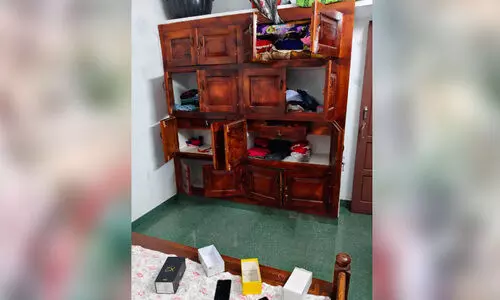 പൂട്ടിക്കിടന്ന വീട് കുത്തിത്തുറന്ന് കവര്‍ച്ച