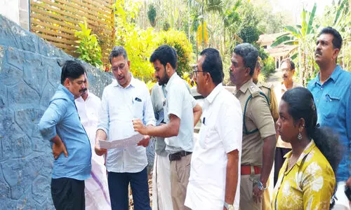 കാ​ട്ടാ​ന ആ​ക്ര​മ​ണം രൂ​ക്ഷ​ം; കല്ലേലി, കുളത്തുമൺ പ്രദേശങ്ങളിൽ അമിക്കസ് ക്യൂറി സന്ദർശനം നടത്തി