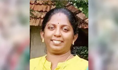 ആശാകരത്തിൽ സുരക്ഷിതരായി യുവതിയും കുഞ്ഞും ആശാകരത്തിൽ സുരക്ഷിതരായി യുവതിയും കുഞ്ഞും