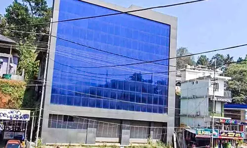 ആർക്കും വേണ്ടാതെ കേരള ബാങ്ക് കെട്ടിടം