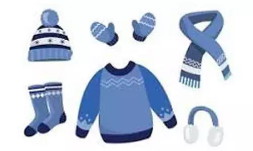 ശൈ​ത്യ​കാ​ല വ​സ്ത്ര​ങ്ങ​ൾ വി​ത​ര​ണം ചെ​യ്തു