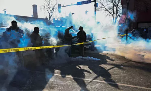 ട്രംപിന്റെ കുടിയേറ്റ വിരുദ്ധ ഏജന്റുമാർ വെടിവച്ചു കൊന്നത് യു.എസ് പൗരനെ; മിനസോട്ടയിൽ കടുത്ത പ്രതിഷേധം ട്രംപിന്റെ കുടിയേറ്റ വിരുദ്ധ ഏജന്റുമാർ വെടിവച്ചു കൊന്നത് യു.എസ് പൗരനെ; മിനസോട്ടയിൽ കടുത്ത പ്രതിഷേധം